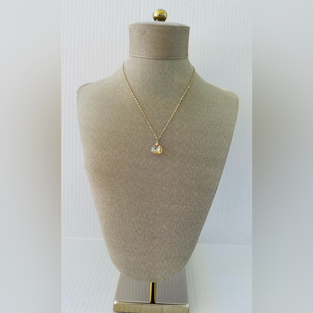 Elegant Gold Tone Necklace with Crystal Pendant Champagne/Light Amber - Picture 1 of 12